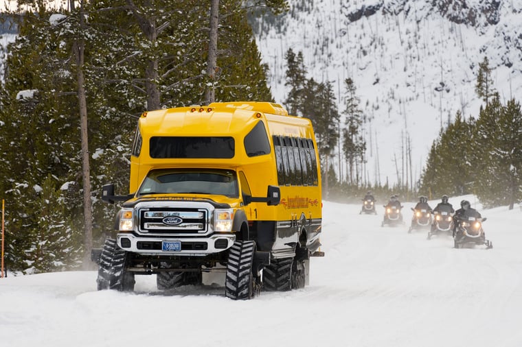 CVB_winter-activities-yellowstone-blog3