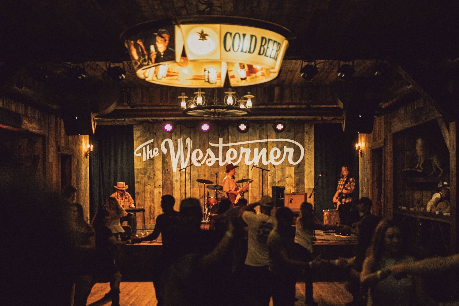 Country swing dancing at The Westerner in Bozeman.